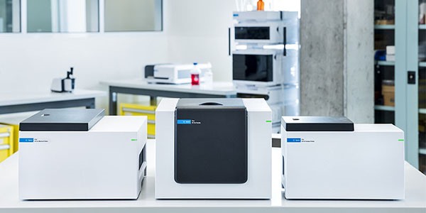 Cary 3500 UV-Vis spectrophotometer series with Compact, Flexible, and Multicell modules